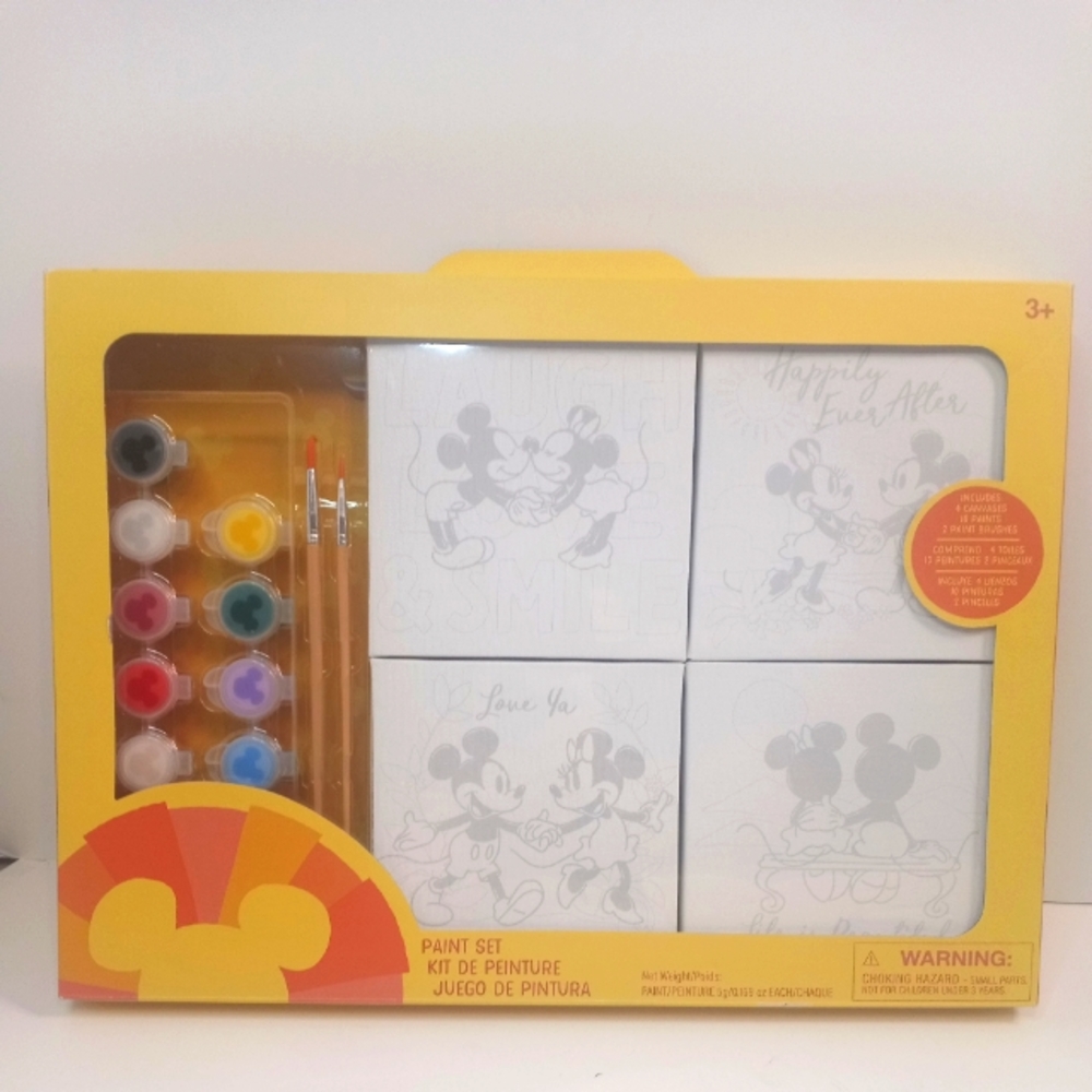 New Disney 16 Piece Mickey & Minnie Mouse paint set NIB.  Brand new in box